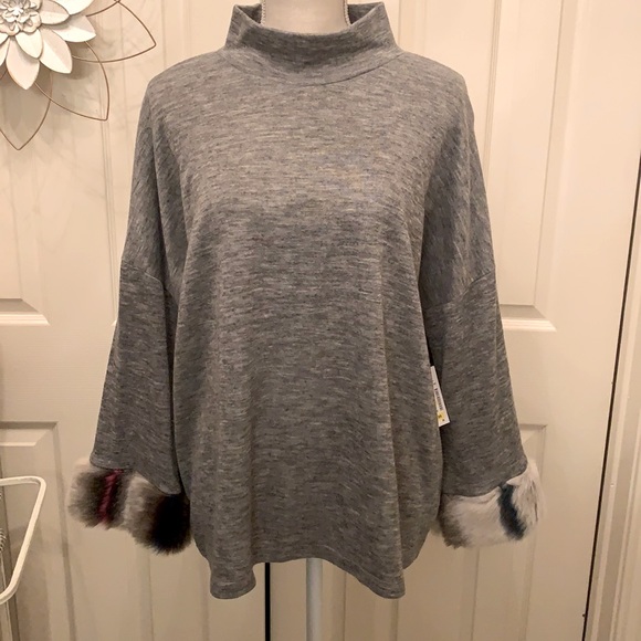 Lily London very elegant pullover top! - Picture 1 of 7